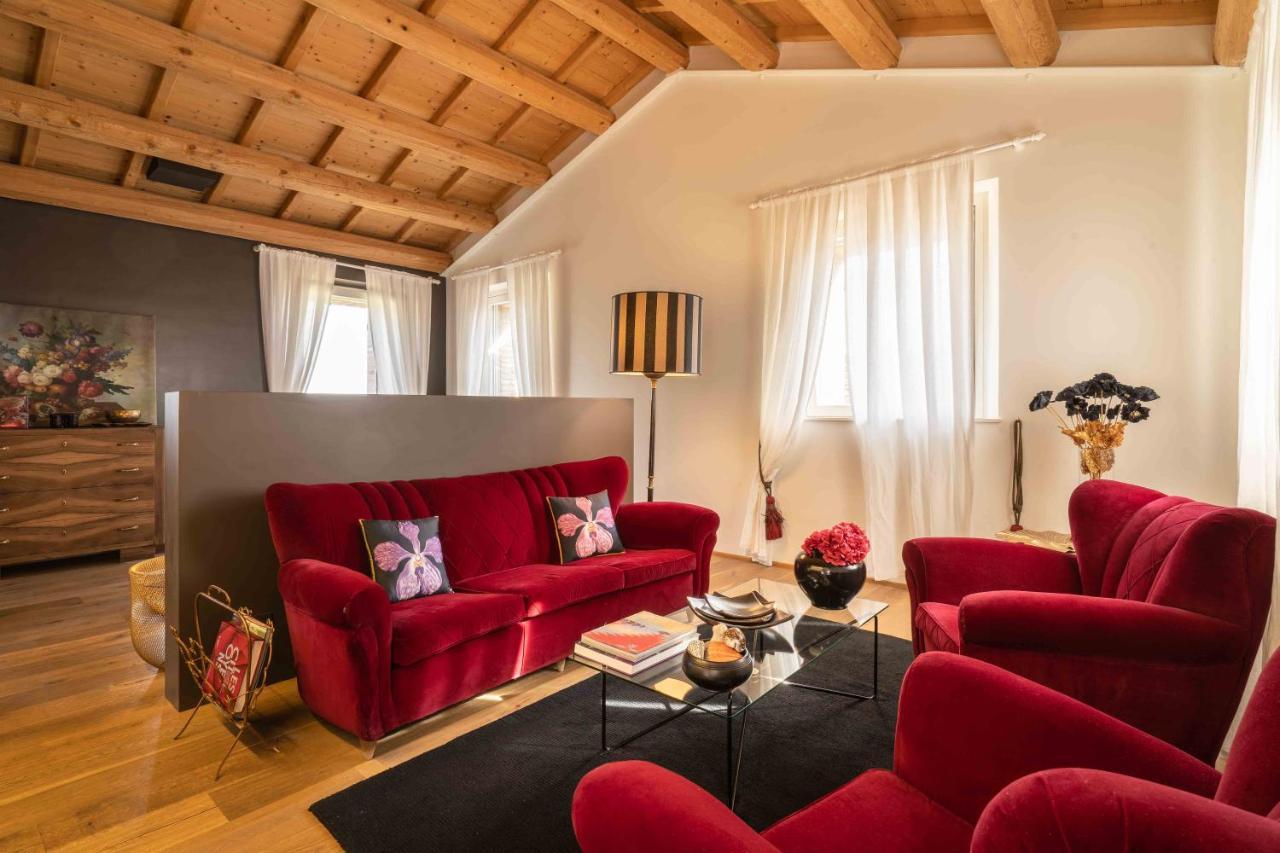 Casavostra - Ambience Suites Ostra Vetere Экстерьер фото