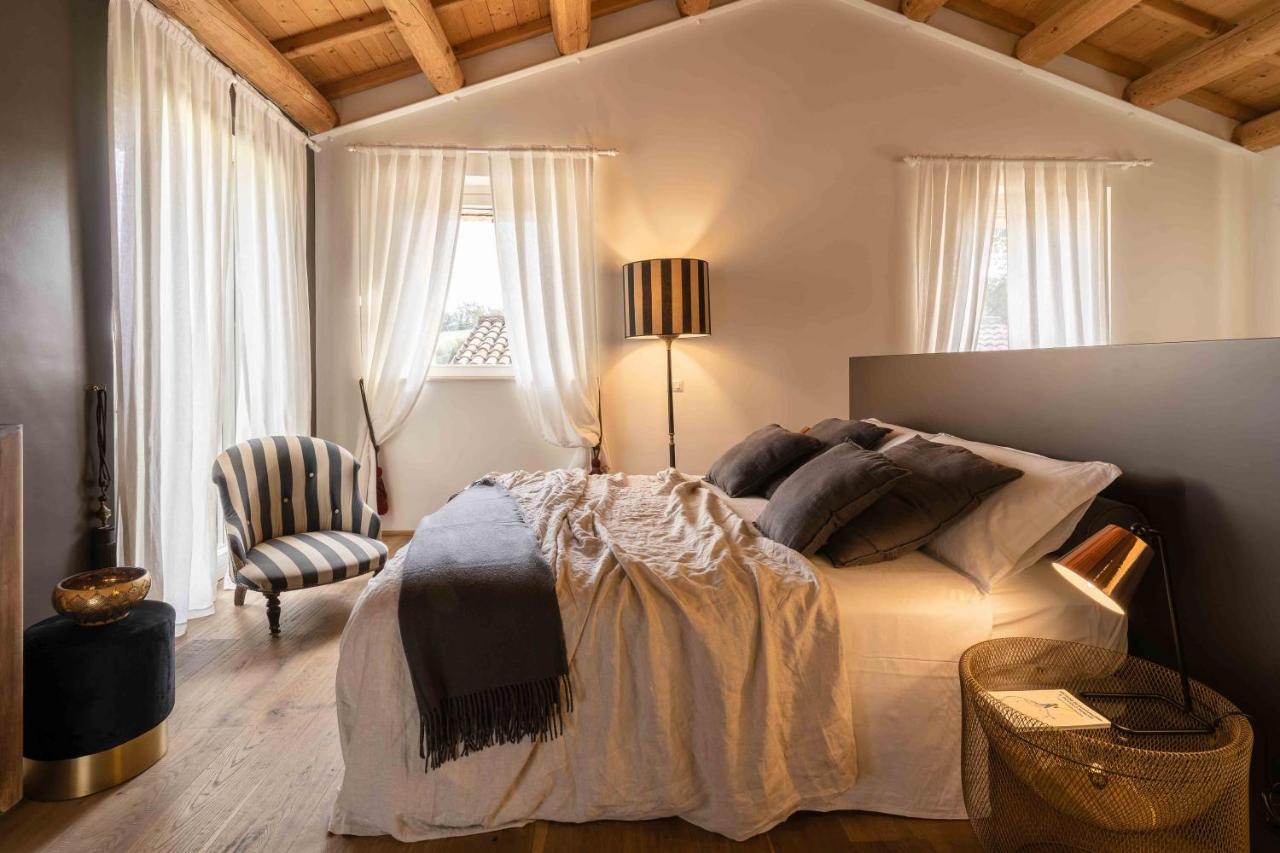 Casavostra - Ambience Suites Ostra Vetere Экстерьер фото